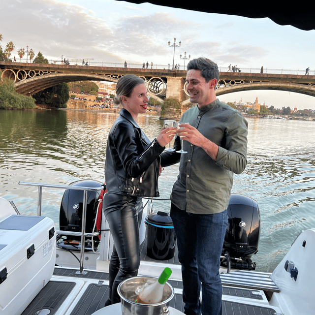 Sevilla: Romantic Boat Ride - Key points to know before booking