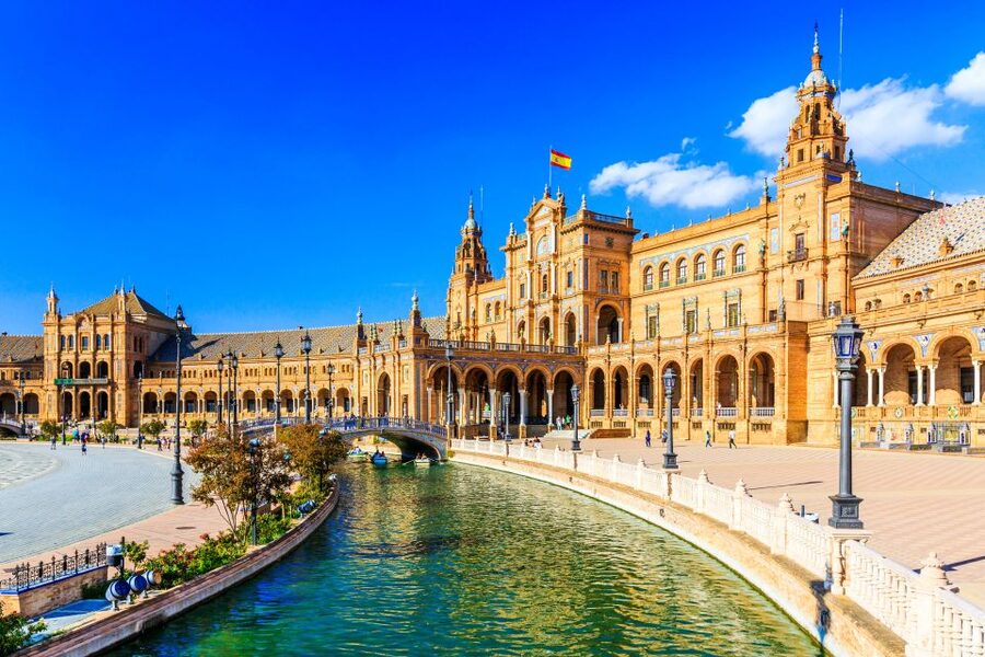 Seville: Authentic and Romantic Horse-Drawn Carriage Ride - What pickup feels like in practice