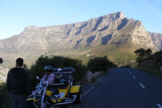 Signal Hill Romantic Sunset Tour in Cape Town - A romantic ride from the V&A Waterfront
