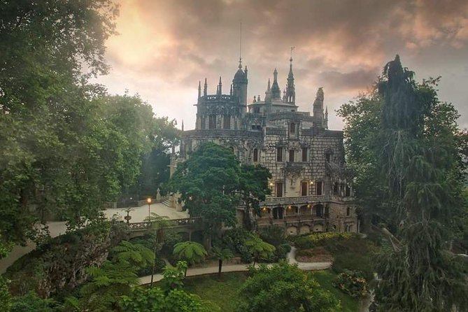 Sintra: The Romantic Village – Half-Day Private Guided Tour - Quinta da Regaleira and the Initiation Well