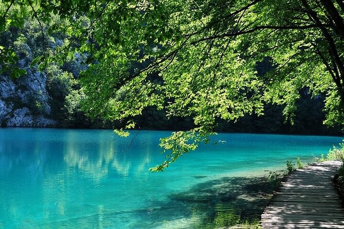 Split to Zagreb or airport Zagreb via Plitvice lakes for singles or couples - Leaving Split early for Plitvice