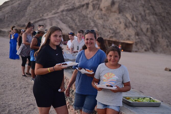 Starwatching, Camel Ride and Romantic Dinner in Hurghada Safari - Leaving Hurghada for the Red Sea desert