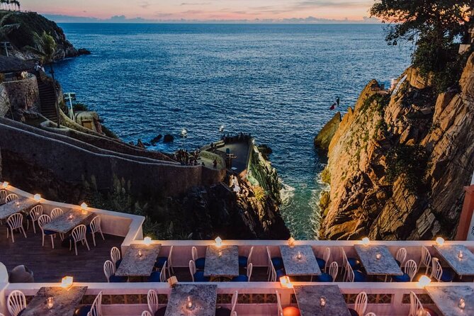 Sunset Dinner and Cliff Divers in Acapulco - The main drawbacks to consider
