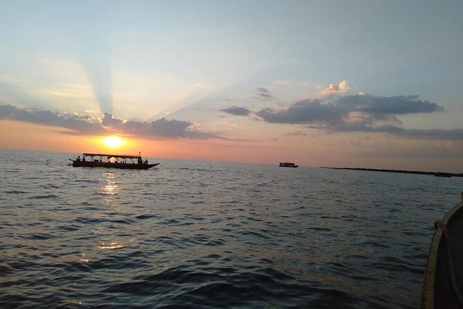 Sunset Dinner and drinks includes a Floating Village cruise tour. - Dinner can be a buffet or a fixed menu