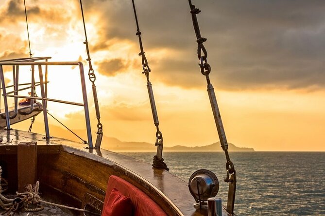 Sunset Dinner Cruise - Who should book the Sunset Dinner Cruise