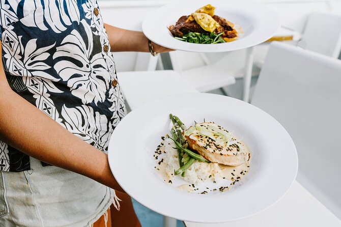 Sunset Dinner Cruise in Honolulu, Hawaii - A dinner built around fresh cooking