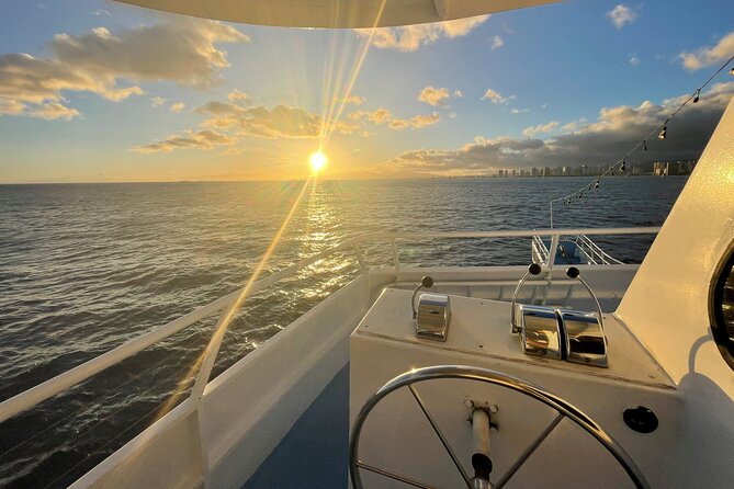 Sunset Dinner Cruise in Honolulu, Hawaii - Who should book this sunset cruise?