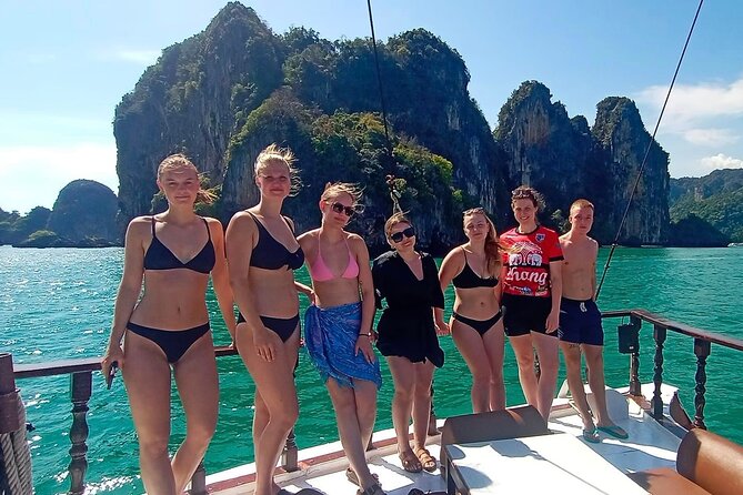 Sunset Dinner Cruise with night Swimming by Luxury Junk Boat - Tub Island, Chicken Island, and Pirate Beach