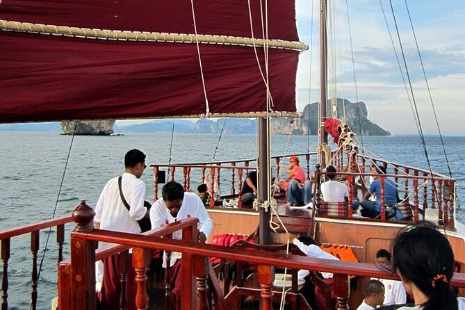 Sunset Dinner Cruise with night Swimming by Luxury Junk Boat - What to bring and how to plan the day
