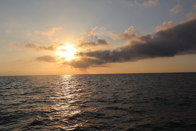 Sunset Sailing for Couples and Small Groups - Key points at a glance