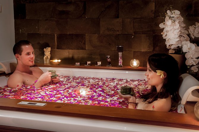 Sweet Dream Couple Treatment by ANJALI SPA - The 60-minute traditional facial