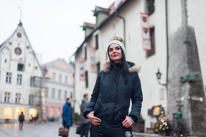Tallinn 1 Hour Romantic Photo Tour - What makes Tallinn Old Town the right setting