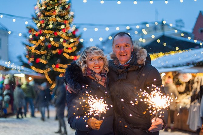 Tallinn 1 Hour Romantic Photo Tour - Weather and crowd planning