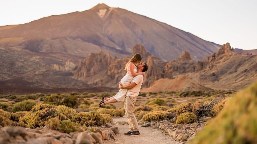Tenerife: Photography Sessions - Families, Couples, Friends - Choosing between a beach, hotel, or custom location
