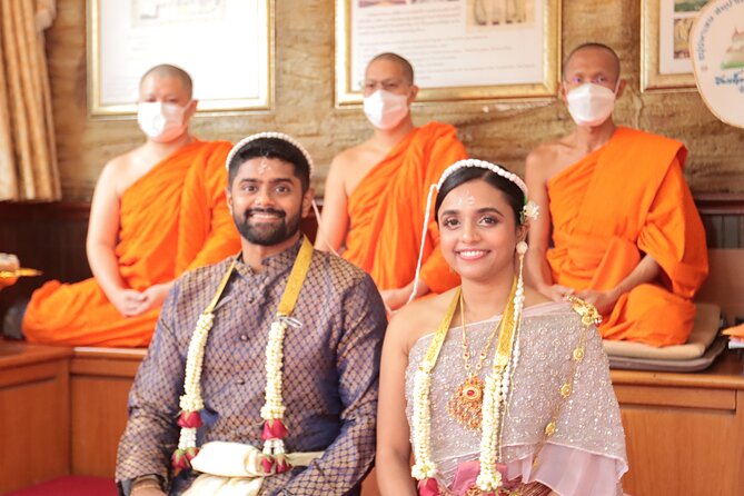 Thai Wedding ceremony (Bangkok) - The optional Thai water ceremony for three to eight guests
