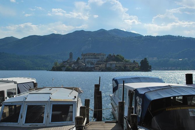 The romantic village of Orta San Giulio with a tour guide - Piazza Motta and the Broletto