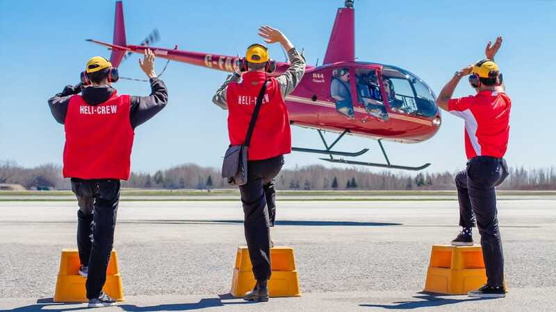 Toronto: Private Helicopter Tour for Two - Friendly service and the gift box