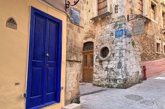 True Love in Chania: Self-Guided Romantic Puzzle Walk - Yali Mosque and the Ottoman waterfront