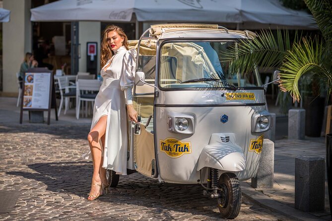 Tuk Tuk Bucharest Romantic Tour with miniBAR - Bucharest’s fountains along Union Boulevard