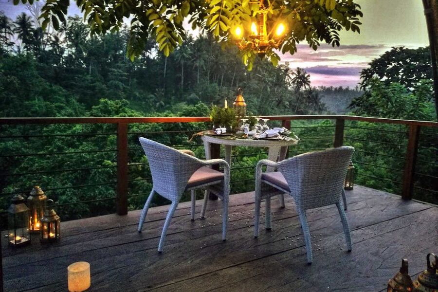 Ubud: Romantic Dinner on a Forest Tree Deck - Should you book it?