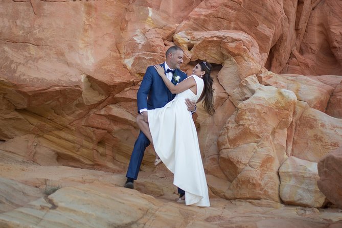 Valley of Fire Wedding by Private Limousine - Timing, heat, and small-group comfort