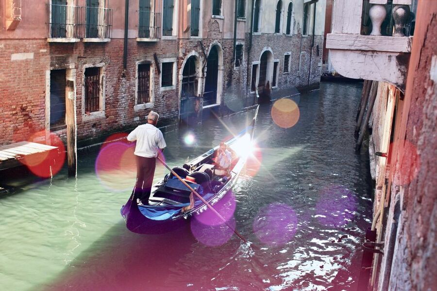 Venice: Romantic Gondola tour and Dinner for two - Dinner at Restaurant La Caravella
