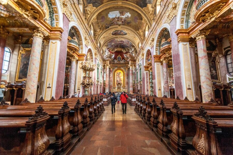 Vienna: Romantic Old Town 2-Hour Discovery Tour - The old university and Jesuit quarter