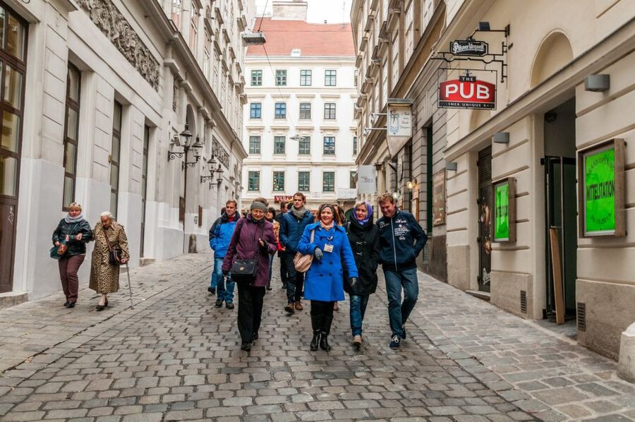 Vienna: Romantic Old Town 2-Hour Discovery Tour - Is $352 good value for two hours?