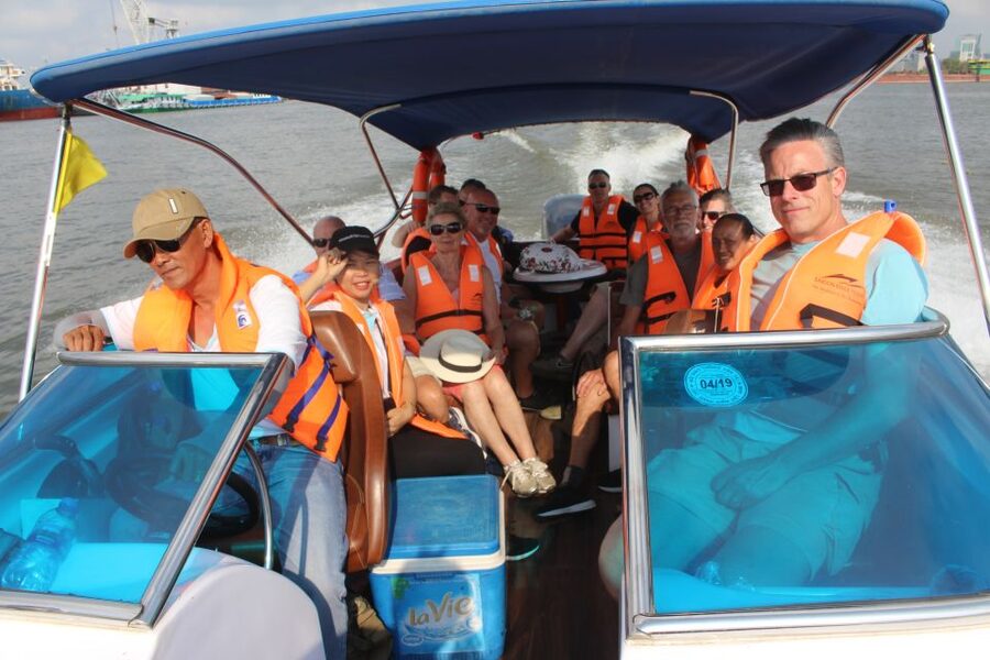 VIP Tour Enjoy Romantic Sunset by Speed Boat Free Cocktail - Key points to know before booking