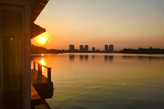 VIP Tour in Saigon: Romantic Sunset Cocktail by SpeedBoat - Guides who shape the experience
