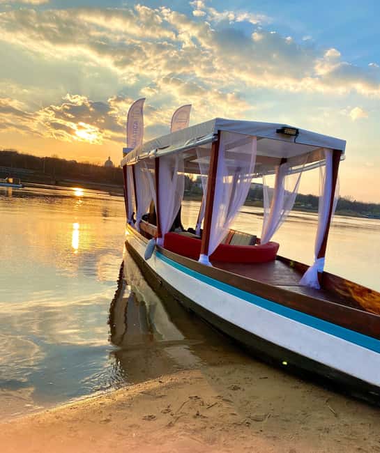 Warsaw: Romantic Cruise with Prosecco–Birthdays & Proposals - Why this short Vistula cruise works for a special occasion