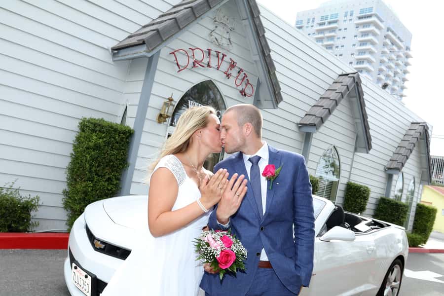 World-Famous Drive-Up Wedding in Las Vegas - Key points to know before booking