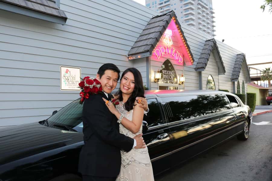 World-Famous Drive-Up Wedding in Las Vegas - What happens at the drive-up wedding window