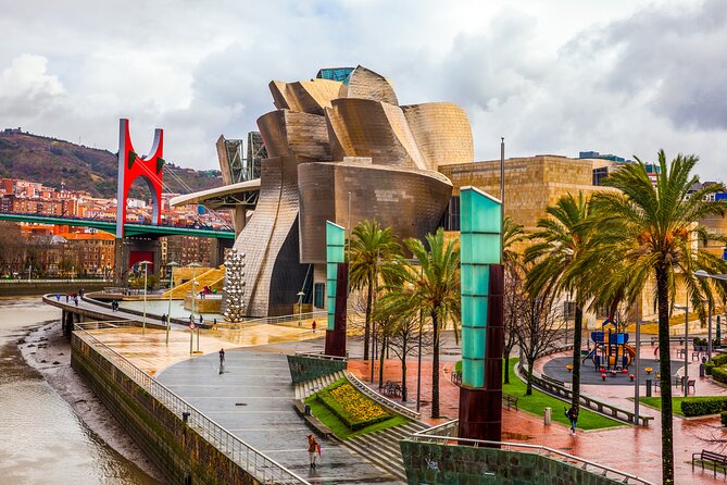 Year of Love in Bilbao: Self-Guided Romantic Puzzle Quest - Campo de Volantín and a quieter Bilbao