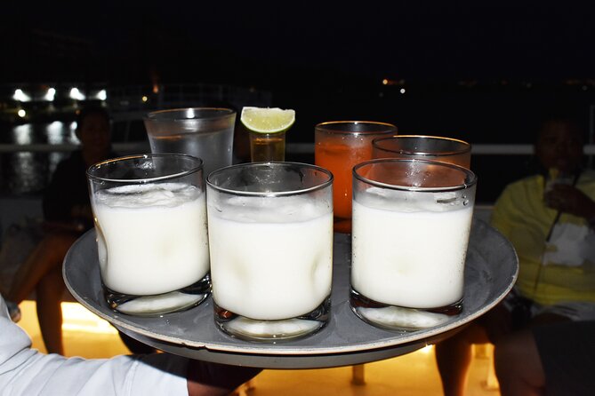 Your Romantic Dinner in Cancun, includes national open bar and live music - Setting sail from Marina Aquatours