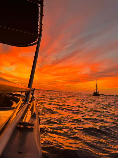 Zadar: Romantic Luxury Sunset Boat Tour with Aperol Spritz - What the Guides Add to the Ride