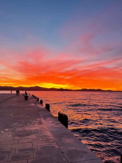 Romantic Sunset Boat Tour with Champagne